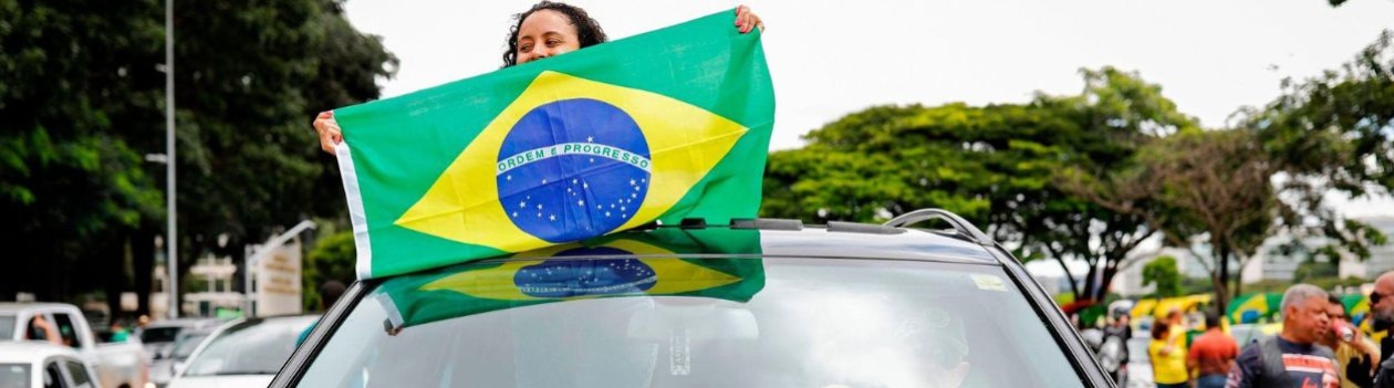 Apoiadores de FlÃ¡vio Bolsonaro organizam adesivaÃ§o e carreata neste sÃ¡bado (17), em Osvaldo Cruz