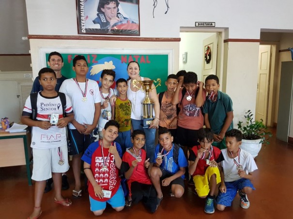 Escola Benjamin Constant  campe regional de futsal categoria pr-mirim