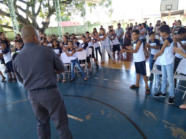 Polcia Militar e Secretaria de Educao de Sagres formam nova turma do Proerd