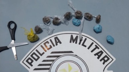 Adolescente de 16 anos é apreendido por tráfico de drogas pela PM em Adamantina