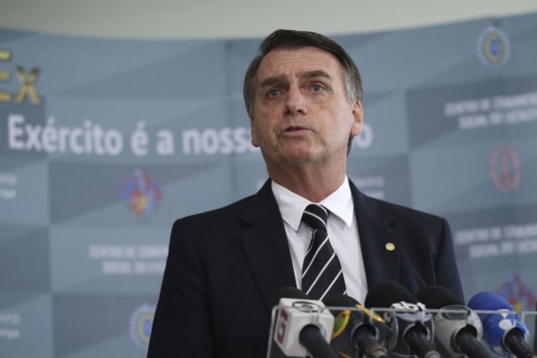 Em diplomao, Bolsonaro pede confiana daqueles que no votaram nele