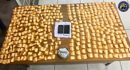 Polícia Militar de Osvaldo Cruz apreende 406 papelotes de cocaína