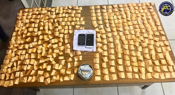 Polcia Militar de Osvaldo Cruz apreende 406 papelotes de cocana