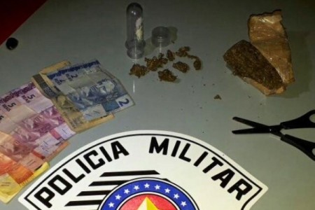 Denúncia anônima leva PM a prender homem por tráfico de drogas em Adamantina