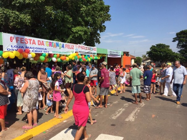 Loja Manica Osvaldo Cruz 503 e Sindicato Rural promovem Festa das Crianas em Salmouro