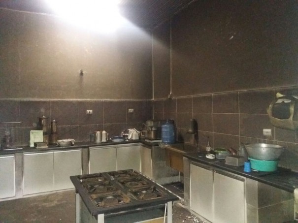 Vndalos invadem escola pblica e ateiam fogo na cozinha do estabelecimento de ensino em Caiabu