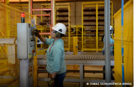 Ipea diz que mercado de trabalho pode absorver fim da escala 6x1