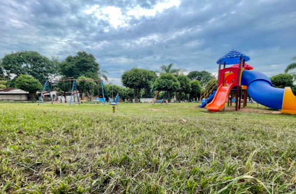 Prefeitura de OC segue com ações de limpeza no bairro Alberto Lang