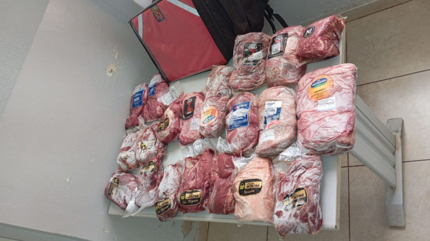 Com mais de R$ 2,6 mil em carne furtada de supermercados na geladeira de casa, homem é preso por receptação em Presidente Prudente