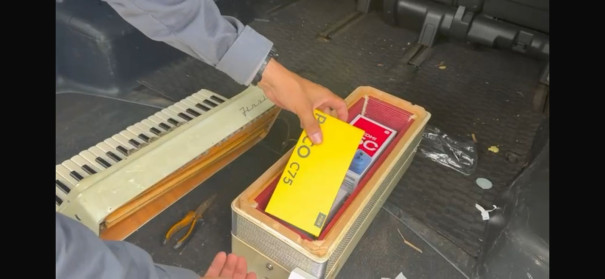 Pai e filho são flagrados com mercadorias sem nota fiscal escondidas em acordeon