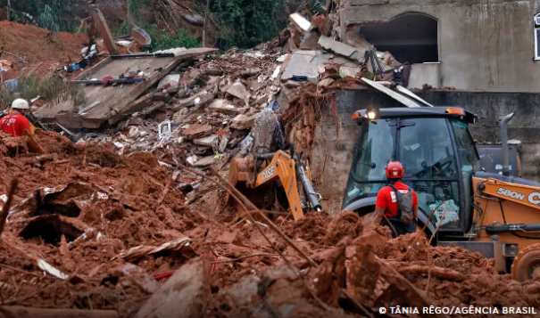 Número de mortos com as chuvas chega a 30 em Minas Gerais