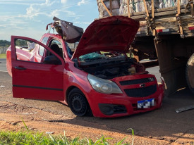 ColisÃ£o entre Montana e CaminhÃ£o deixa uma pessoa ferida na SP-294, em Osvaldo Cruz