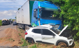 Duas pessoas sofrem ferimentos em acidente na vicinal que liga Iacri a SP-425