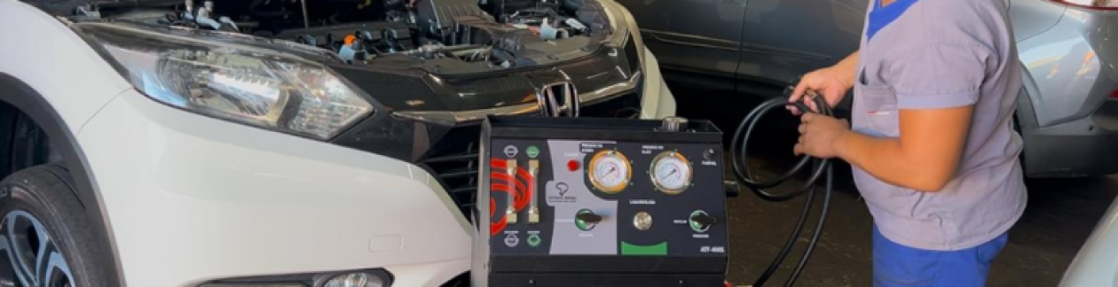 MÃ¡quina com tecnologia de ponta faz troca de Ã³leo de cÃ¢mbio automÃ¡tico com rapidez