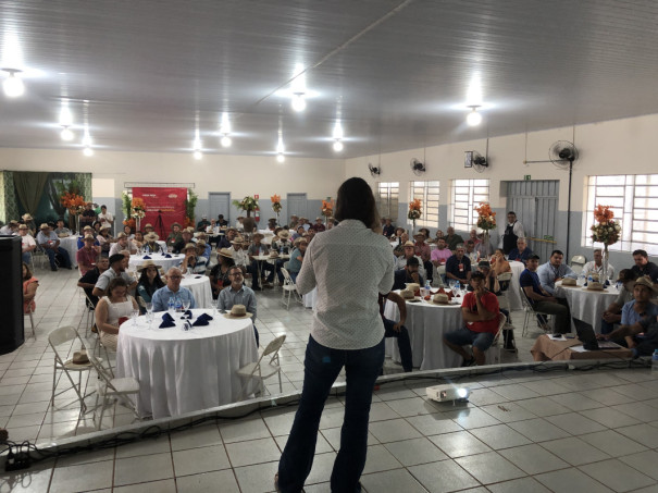 OC lança projeto piloto com 15 mil mudas de urucum para produtores locais