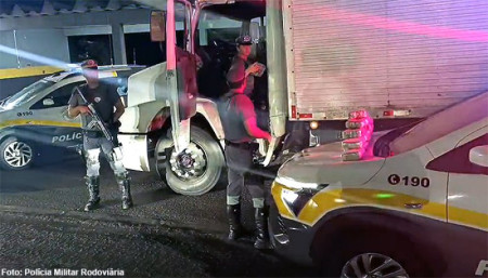 Caminhoneiro Ã© preso com mais de 21 quilos de haxixe na Raposo Tavares