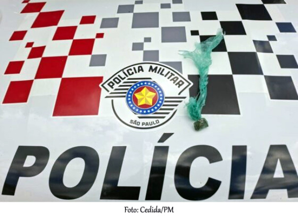 Motociclista é flagrado com maconha durante fiscalização em Lucélia; veículo é apreendido por irregularidades