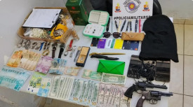 Assaltantes invadem residÃªncia e acabam presos apÃ³s roubarem R$ 2,5 milhÃµes em joias, relÃ³gios e dinheiro em Presidente Prudente