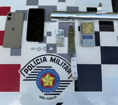 Casal Ã© preso em flagrante por trÃ¡fico de drogas apÃ³s denÃºncia, em Adamantina