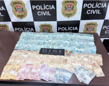 PolÃ­cia Civil apreende quase R$ 57 mil durante cumprimento de mandado em RinÃ³polis