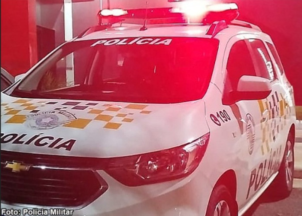 Homem com mandado de prisão por roubo é preso após descumprir medida protetiva em Rinópolis