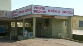 Homem ameaÃ§a vizinho com faca, danifica residÃªncia e agride policial durante ocorrÃªncia em SalmourÃ£o
