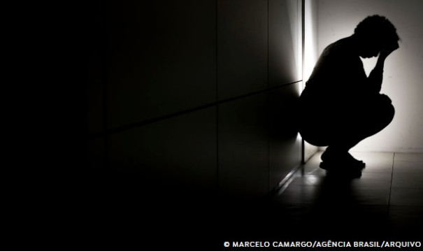 Prevenção ao suicídio: profissionais de saúde destacam riscos com bets