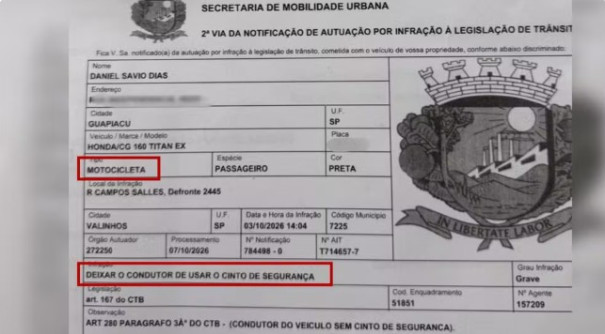 Homem recebe multa por pilotar moto sem cinto de segurança: 'Fiquei tentando entender'