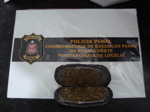Mulher de detento é flagrada com droga na Penitenciária de Lucélia
