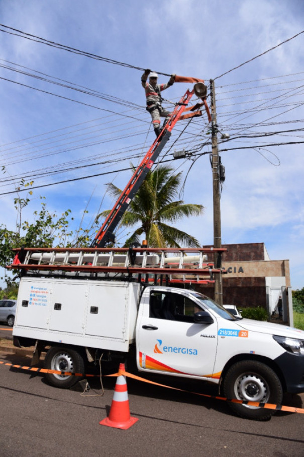 Com oportunidades para homens e mulheres, Energisa contrata eletricistas em Quatá e Tupã