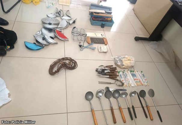 Indivíduo invade residência em Bastos, furta ferramentas e outros objetos e acaba preso