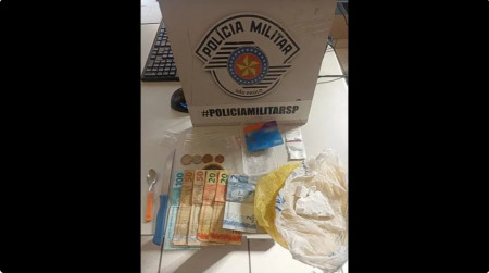 ApÃ³s vender porÃ§Ãµes de cocaÃ­na, homem Ã© preso em flagrante por trÃ¡fico de droga no distrito de TeÃ§aindÃ¡, em MartinÃ³polis