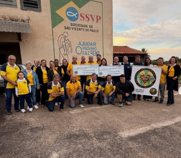 Lions Clube de Osvaldo Cruz entrega arrecadação da 'Costela Fogo de Chão' ao Lar São Vicente de Paulo