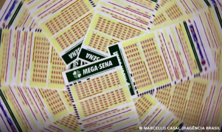 Mega-Sena sorteia nesta terÃ§a-feira prÃªmio acumulado em R$ 15 milhÃµes