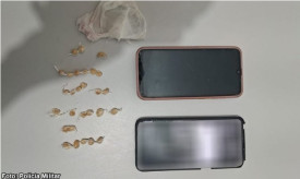 Mulher Ã© flagrada comprando droga em TupÃ£ e presa por ser procurada pela JustiÃ§a