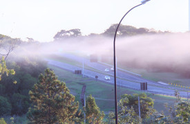 Neblina nas rodovias exige atenÃ§Ã£o e cuidados com o veÃ­culo; confira orientaÃ§Ãµes