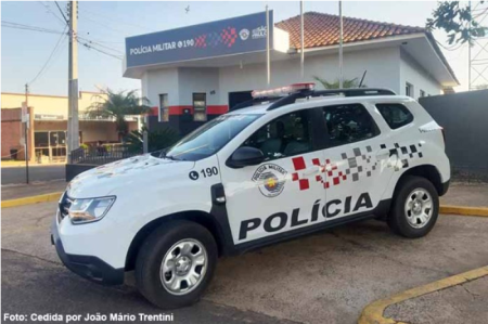 IndivÃ­duo Ã© detido por trÃ¡fico de drogas apÃ³s fuga pelo telhado e apreensÃ£o de maconha em QuatÃ¡