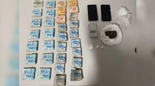 Com porções de drogas e quase R$ 40 mil, procurado por homicídios é preso por tráfico no bairro Vida Nova Prudente 2