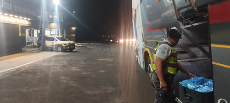 PolÃ­cia RodoviÃ¡ria apreende carga de eletrÃ´nicos avaliada em R$ 319 mil na SP-270