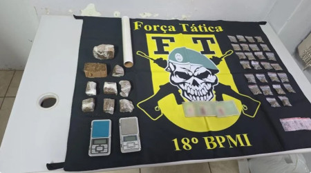 ApÃ³s esconder droga no forro do banheiro, rapaz Ã© preso por trÃ¡fico no Conjunto Habitacional JoÃ£o Domingos Netto