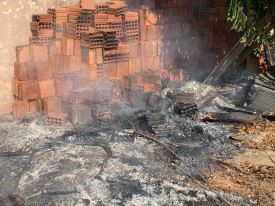 Defesa Civil controla queima ilegal de lixo em terreno baldio prÃ³ximo Ã  Santa Casa de Osvaldo Cruz