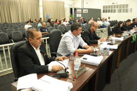 SessÃ£o da CÃ¢mara de OC aprova trÃªs projetos e recebe proposta para criaÃ§Ã£o do Conselho Municipal de Esportes