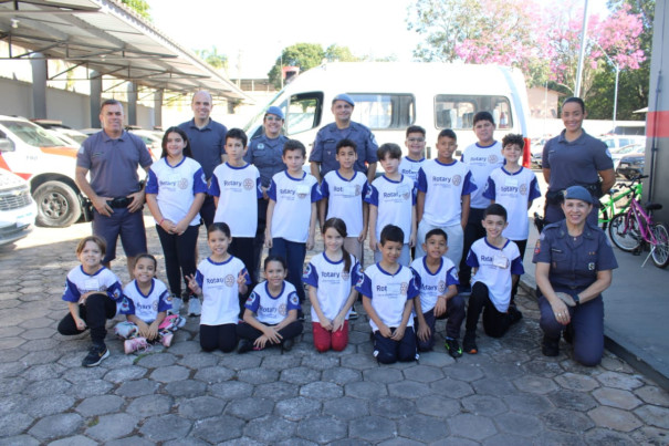 PM e Rotary Club Osvaldo Cruz Califórnia inicia a 49° turma da Escolinha de Ciclismo Mirim Califórnia