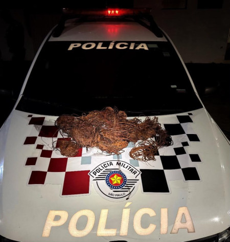 Trio Ã© preso em flagrante por furto de fiaÃ§Ã£o de cobre de quadra municipal em Osvaldo Cruz