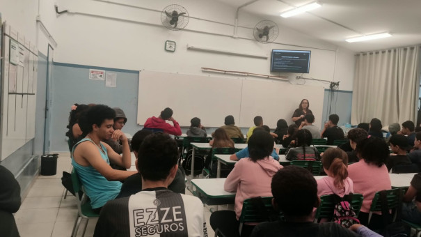 OAB Osvaldo Cruz participa do Dia D nas Escolas e leva orientação sobre violências digitais a estudantes da região