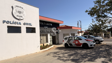 Homem Ã© preso em flagrante pela PM apÃ³s voltar a agredir e ferir mulher em Adamantina