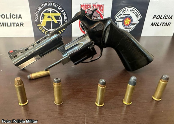 Dois indivíduos são autuados em flagrante e arma de fogo e apreendida em Herculândia
