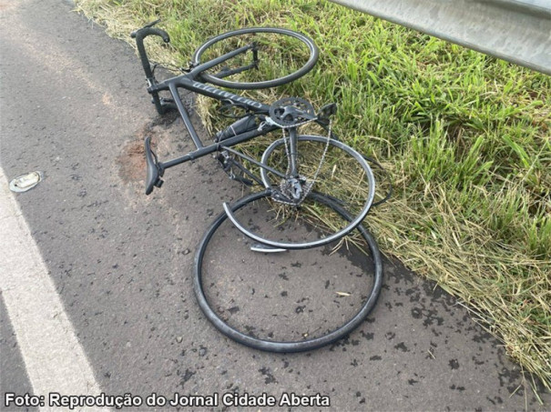 Ciclista fica gravemente ferida após acidente com caminhonete em Parapuã