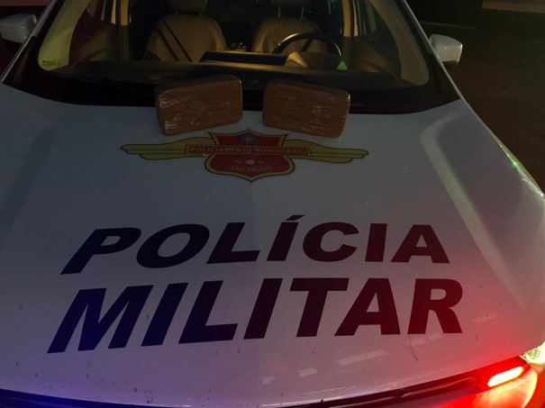Adolescente boliviano se passa por irmão mais velho e é apreendido por transportar mais de 2kg de pasta base de cocaína