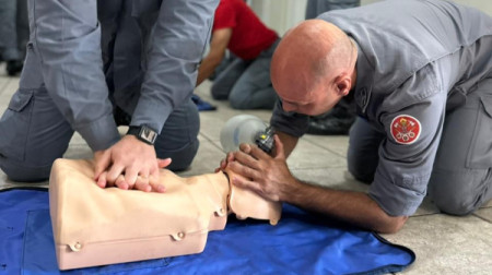 Bombeiros realizam treinamento para aprimorar resgate e atendimento prÃ©-hospitalar na regiÃ£o